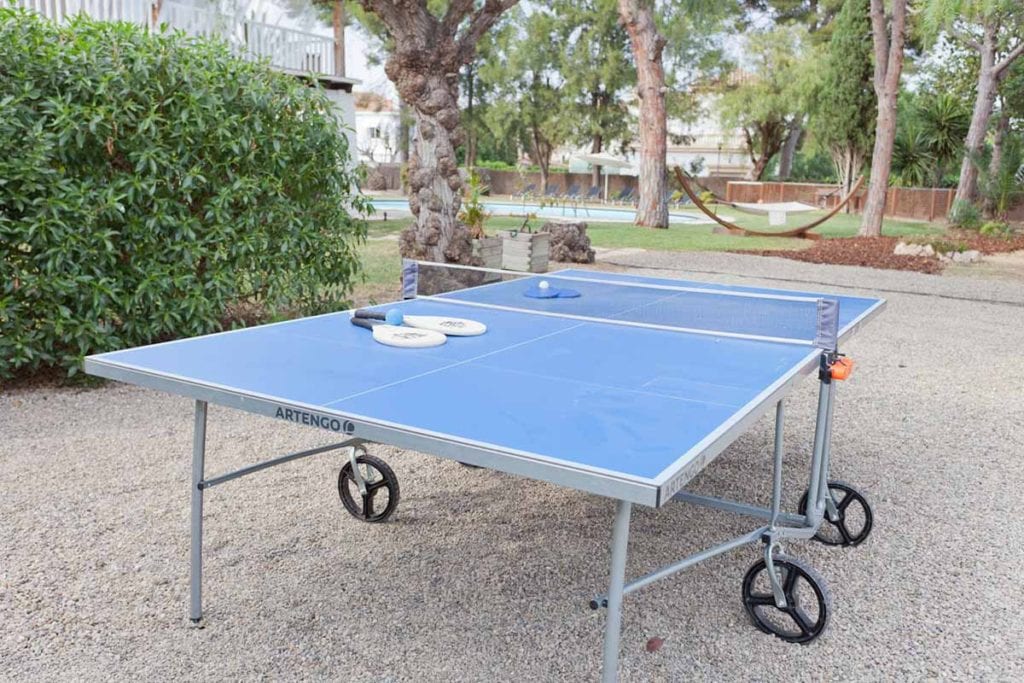 Mesas de ping pong exclusivas en una villa
