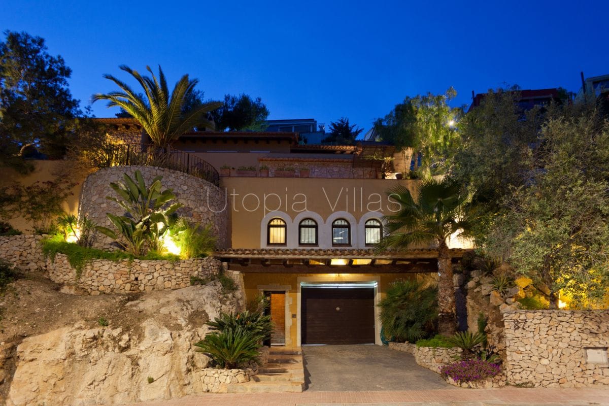 Villa Marrakech et sa belle vue nocturne à Sitges, Barcelone