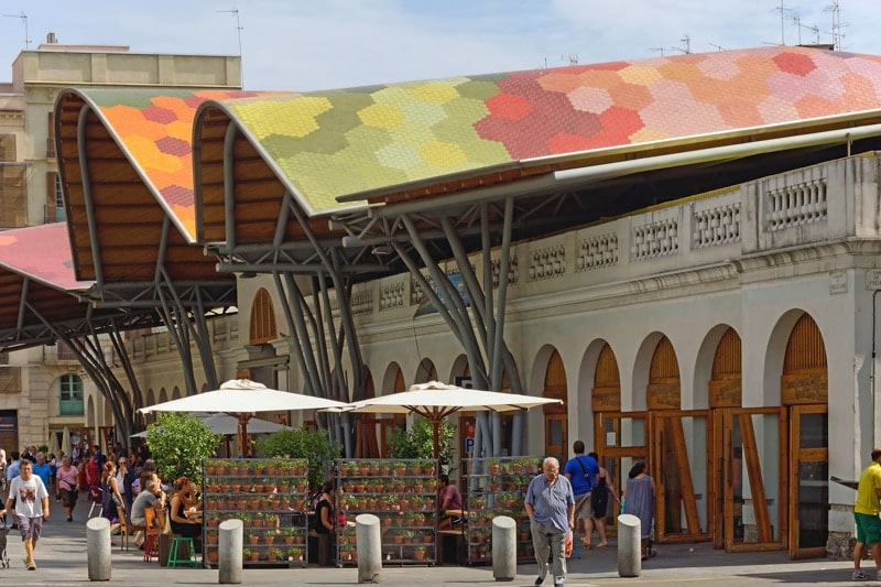 Fachada del mercado de Santa Caterina en Barcelona