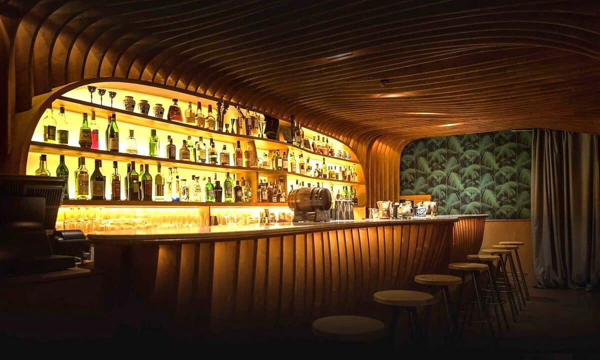 UNFORGETTABLE EVENINGS: THE TOP 10 BEST BARS IN BARCELONA