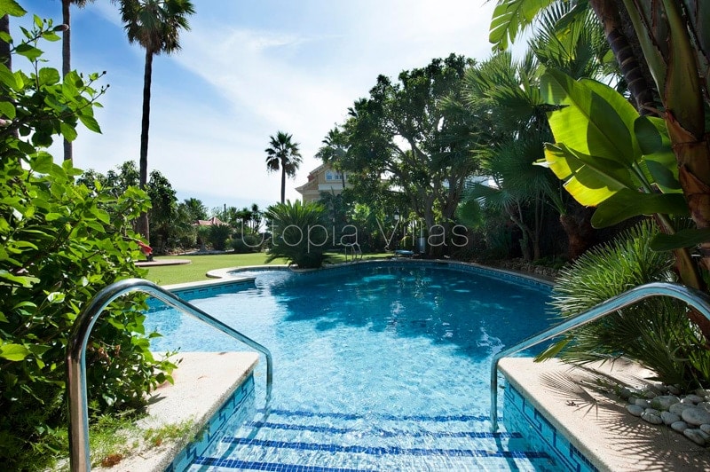 El azul turquesa de la piscina de Villa Cozumel