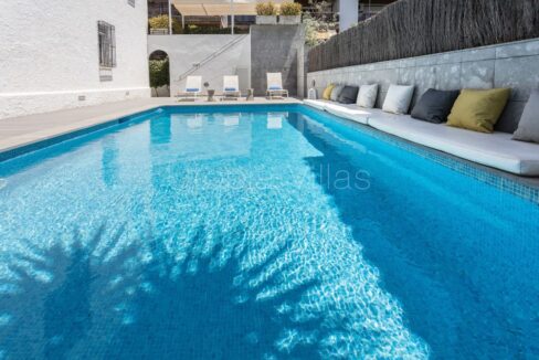 La piscina de Villa Augusta en Vinyet Sitges, Barcelona