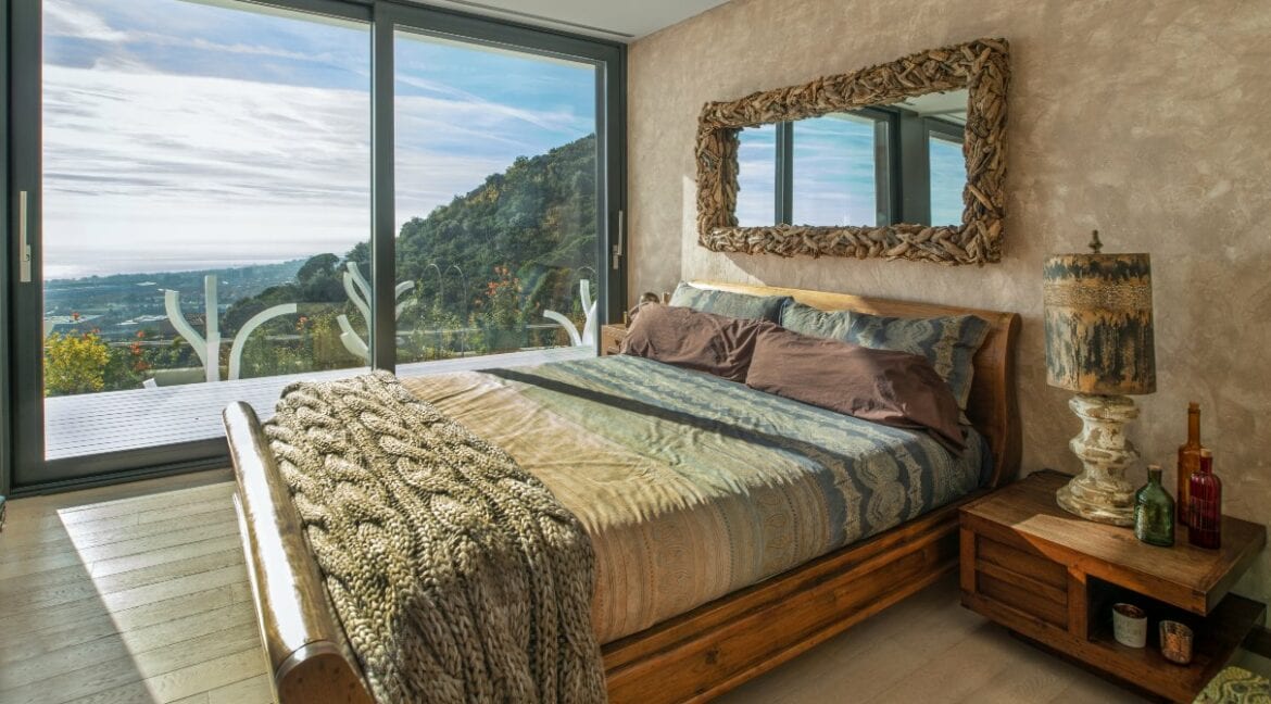 beautiful-bedroom-stunning-view