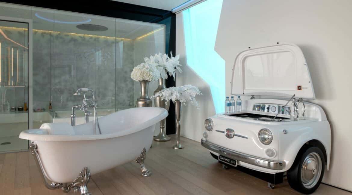 master-suite-bathroom-bathtub-villa