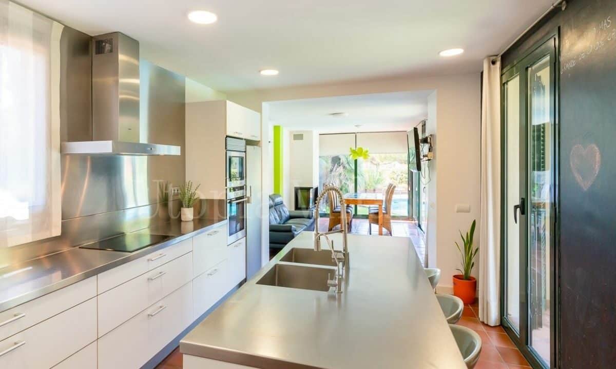 Villa-in-Sitges-with-private-pool02375